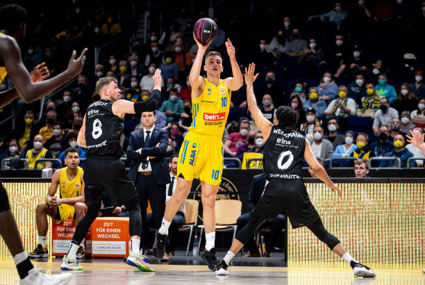 为球迷呈现 为球迷呈现