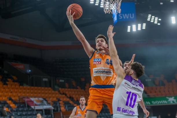 F1阿布扎比站第一练习：诺里斯最快，维斯塔潘紧随其后，勒克莱尔非第四